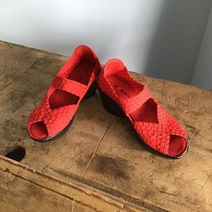 Size 6 red stretchy woven sandals